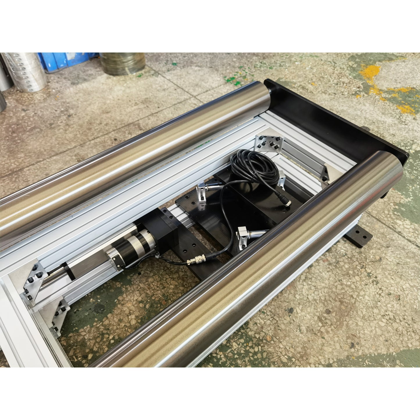 High precision web guide frame system for paper, film, foil and nonwoven material processing