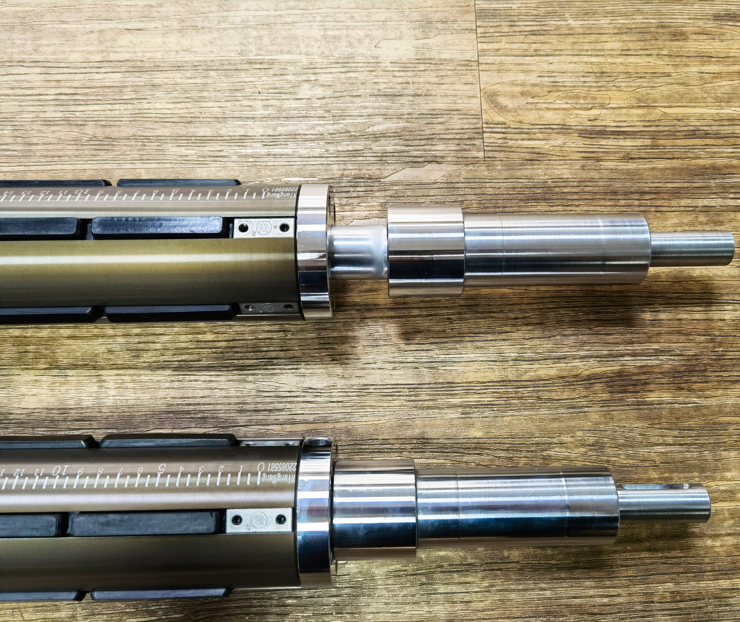 Industrial air expanding shaft used in printing and packaging machinery