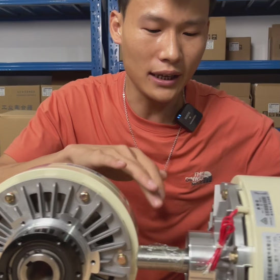 Magnetic powder clutch with adjustable torque control for industrial winding and unwinding systems.