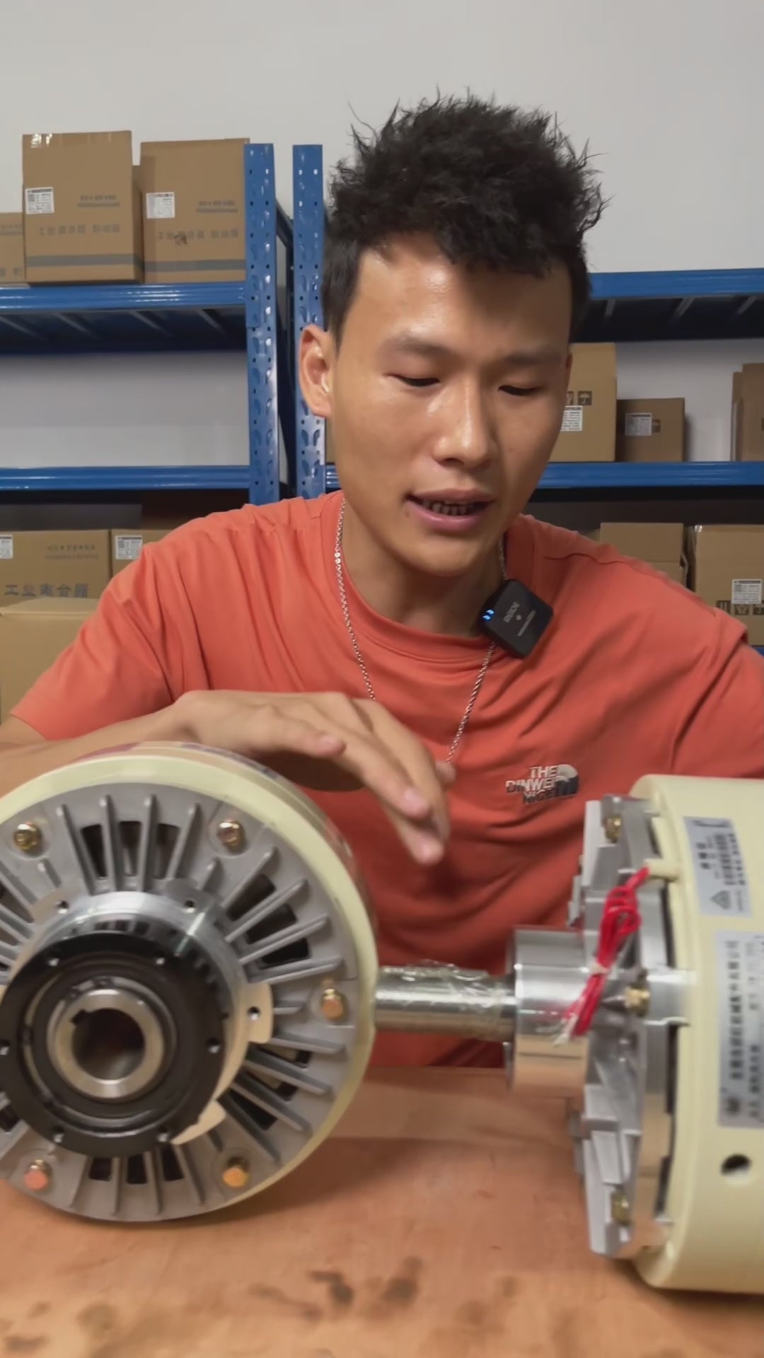 Magnetic powder clutch with adjustable torque control for industrial winding and unwinding systems.