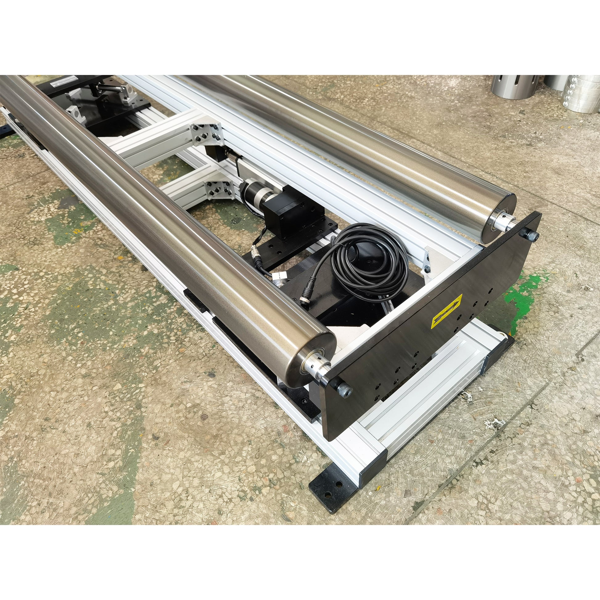 Servo EPC guiding frame for roll material edge tracking and high precision web correction applications